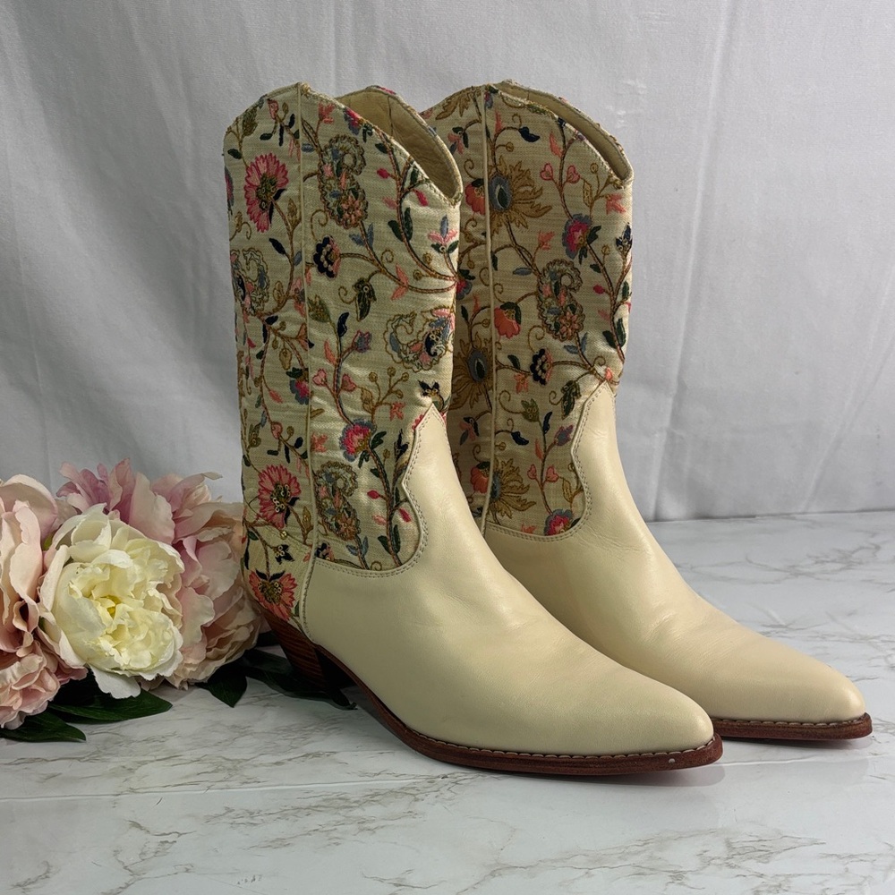 Free People x MoMo Floral Embroidered Cream Western Cowboy Boots Size 39 NWOB